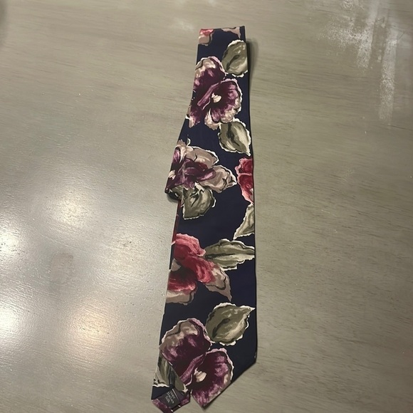 HALSTON silk tie - Picture 1 of 4